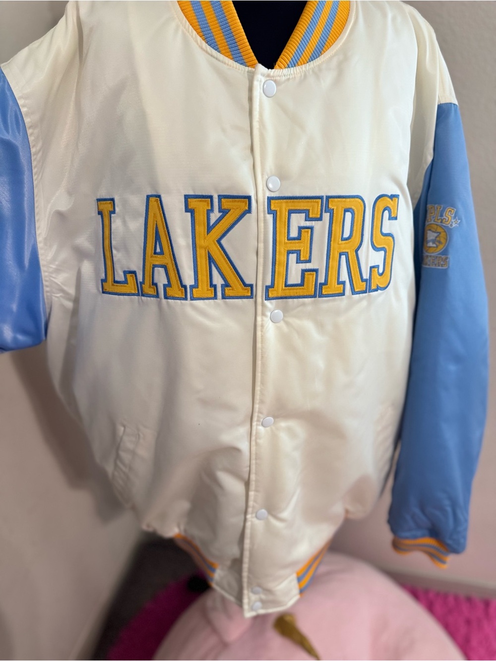 Lakers Jacket - Picture 2 of 8